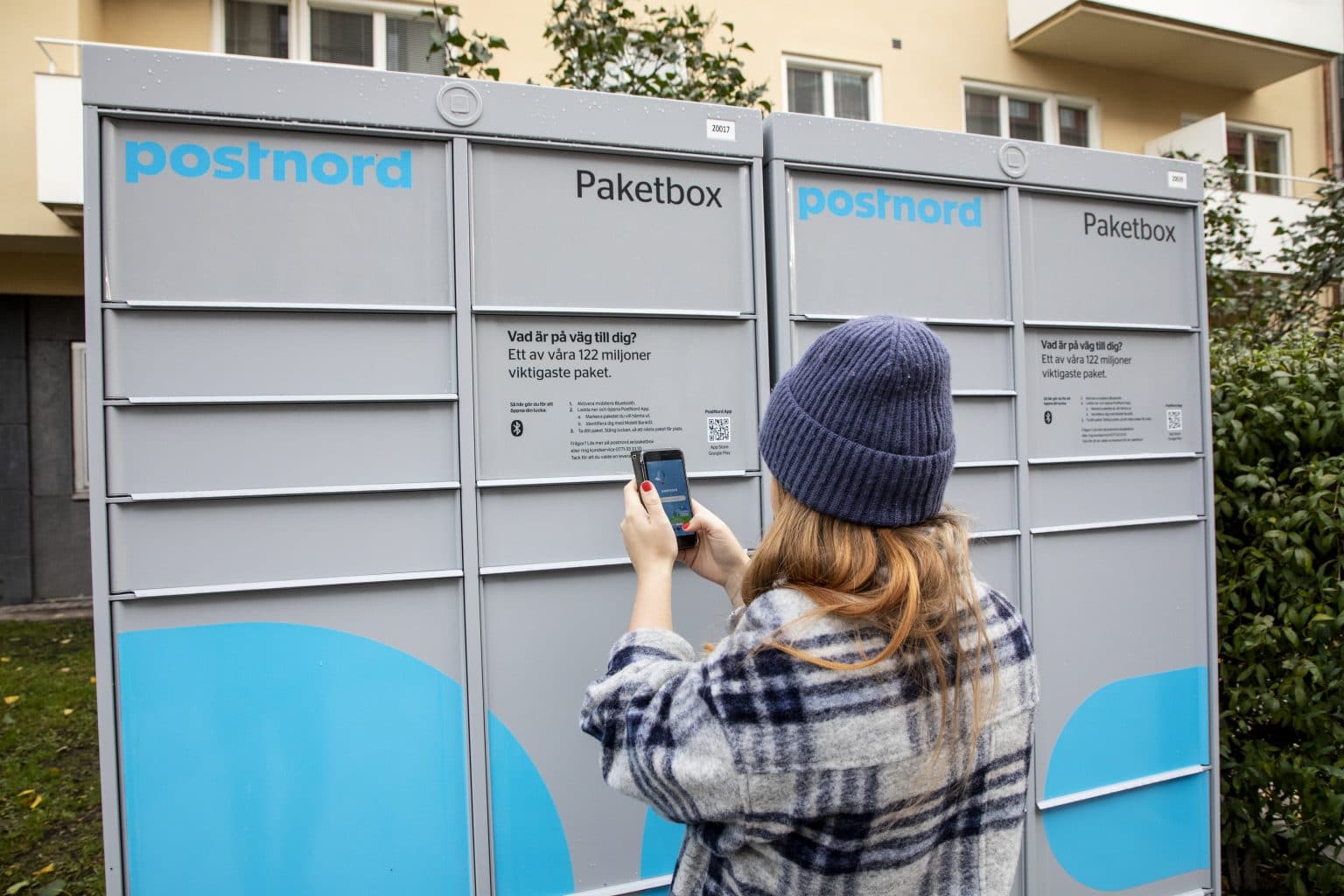 Postnords nya paketboxar på Banérgatan i Stockholm.